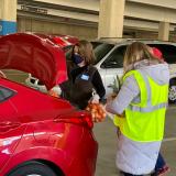 Rep. Craig volunteers with The Open Door (05/11/20)